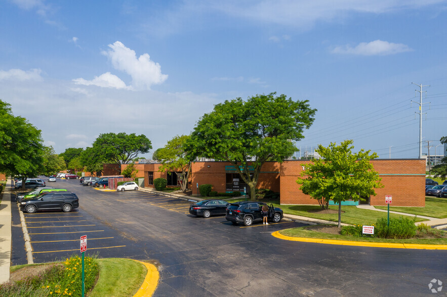 1305-1365 Wiley Rd, Schaumburg, IL for lease - Building Photo - Image 3 of 14