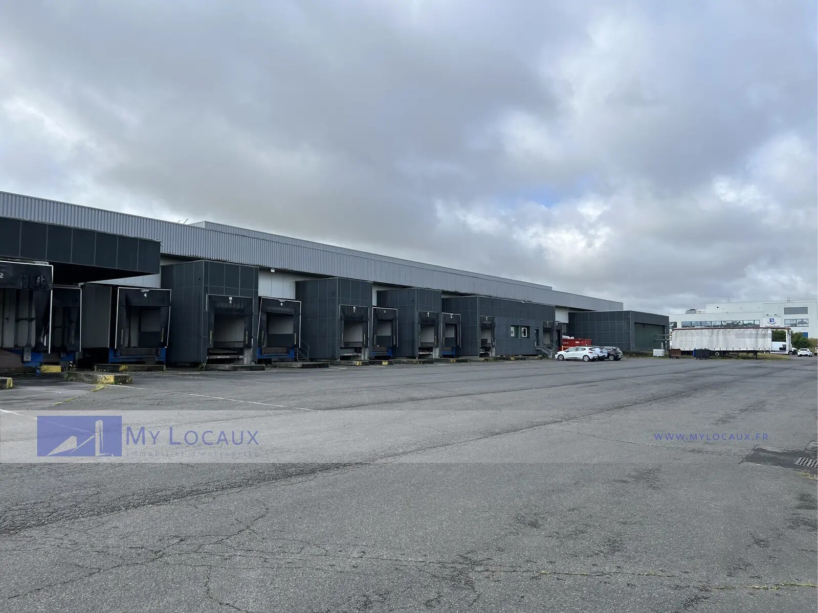 Industrial in SAINT-OUEN-L'AUMONE for lease Building Photo- Image 1 of 3