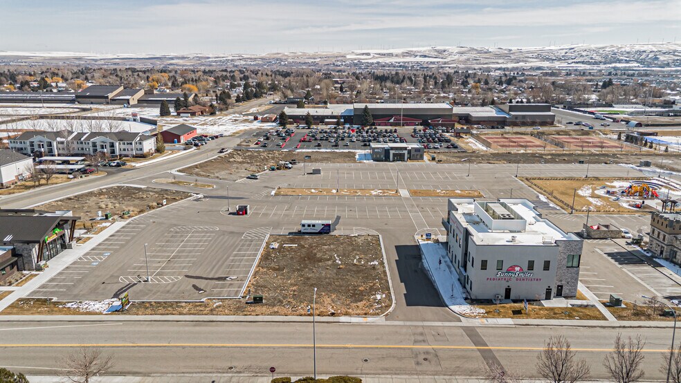 2985 Eagle Dr & Sunnyside, Ammon, ID à vendre - Photo du bâtiment - Image 2 de 11