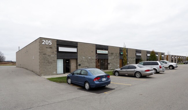 Plus de détails pour 205 Exeter Rd, London, ON - Industriel à louer