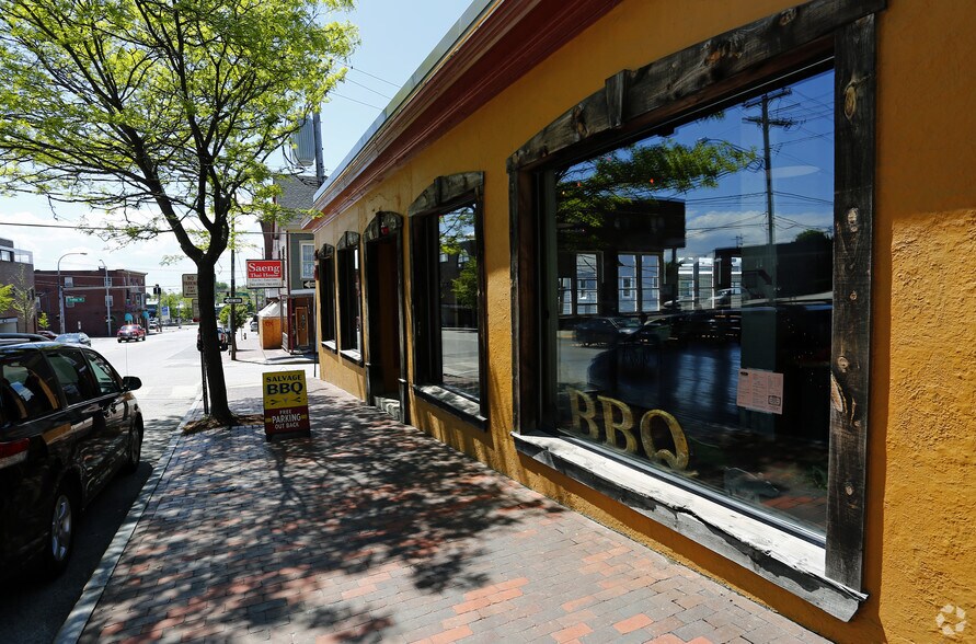 919 Congress St, Portland, ME à louer - Photo du bâtiment - Image 2 de 19