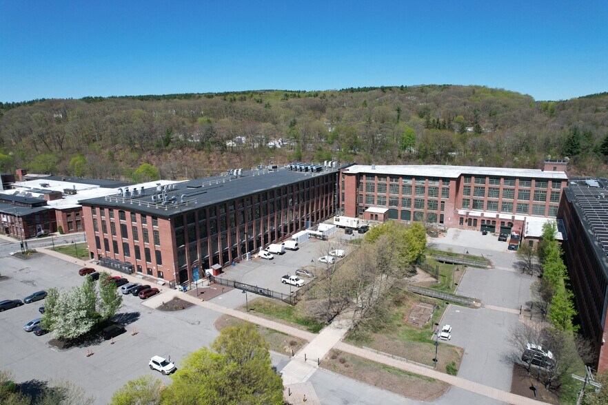 1 Oak Hill Rd, Fitchburg, MA à louer - Aérien - Image 2 de 14