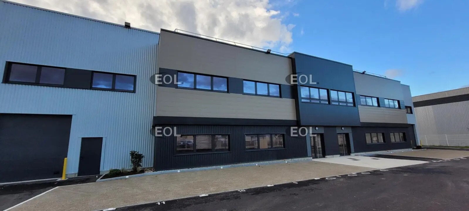 Flex in Colombier-Saugnieu for lease Building Photo- Image 1 of 6