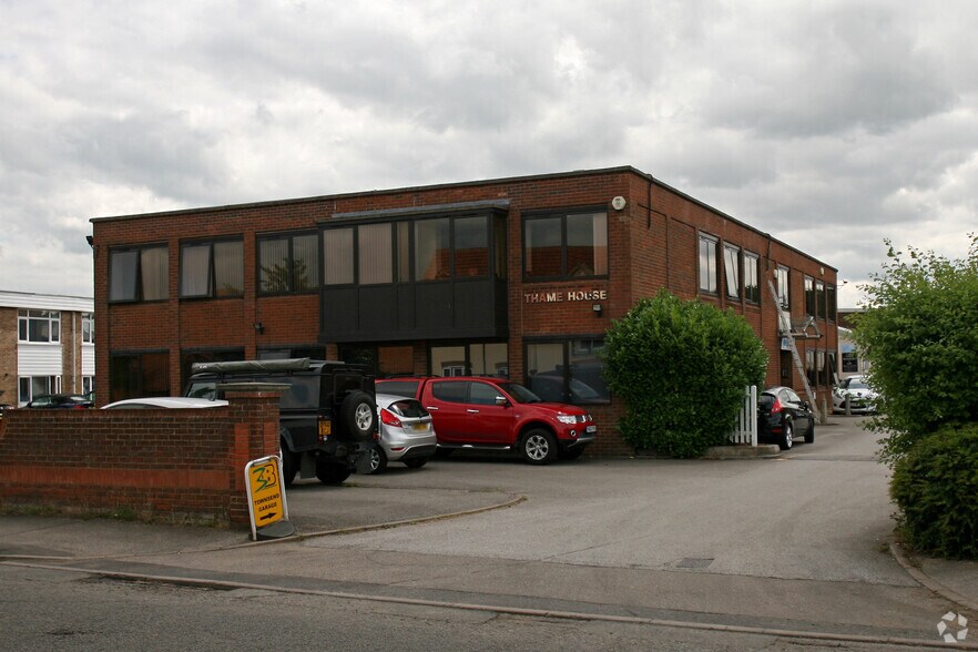 Thame Rd, Haddenham à louer - Photo du bâtiment - Image 3 de 7
