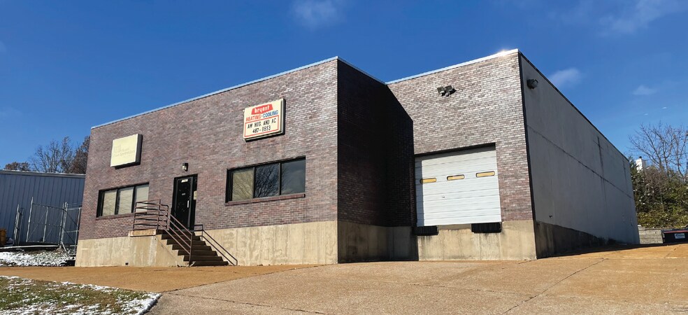 10987 Lin Valle Dr, Affton, MO à louer - Photo du bâtiment - Image 1 de 5