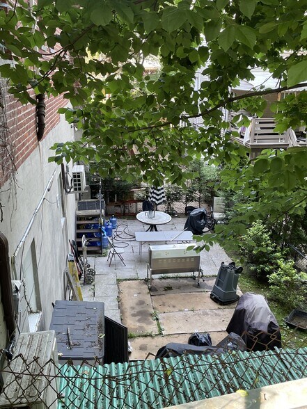 5834 Fieldston Rd, Bronx, NY à vendre - Photo du bâtiment - Image 3 de 7