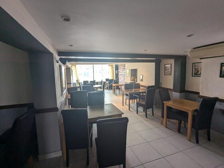 42-44 High St, Woking for lease - Building Photo - Image 2 of 7