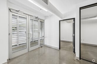 687 S Coast Hwy 101, Encinitas, CA for lease Interior Photo- Image 2 of 8