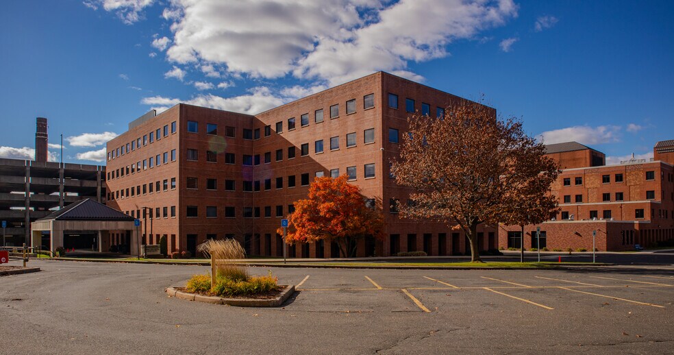 2 Medical Center Dr, Springfield, MA à vendre - Photo du bâtiment - Image 2 de 13