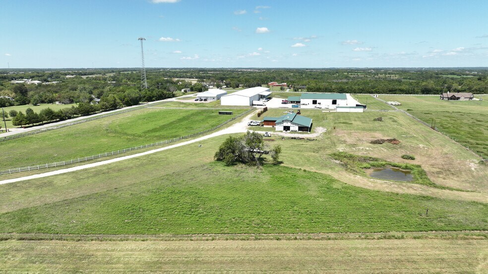 1253 N Hill St, Van Alstyne, TX à vendre - Photo du bâtiment - Image 3 de 35