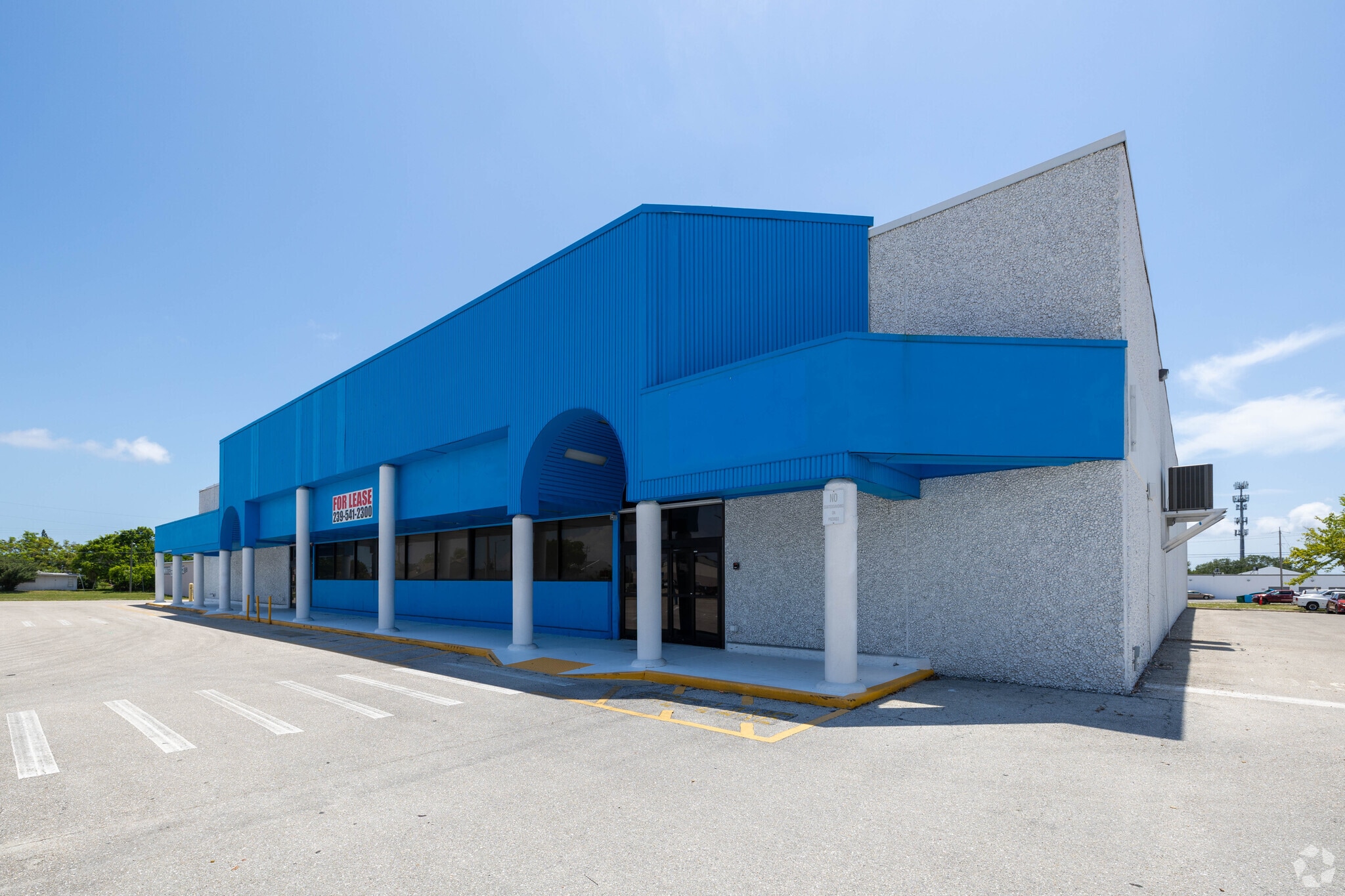 4820 Leonard St, Cape Coral, FL for lease Primary Photo- Image 1 of 15