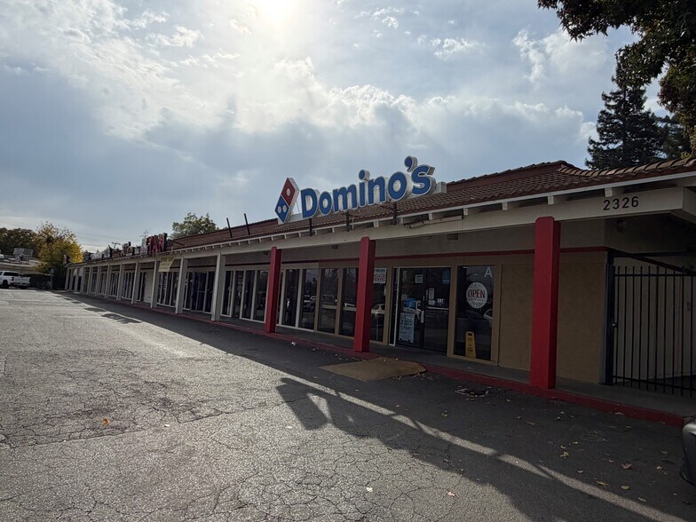 2326 Fair Oaks Blvd, Sacramento, CA à louer - Photo du bâtiment - Image 3 de 6