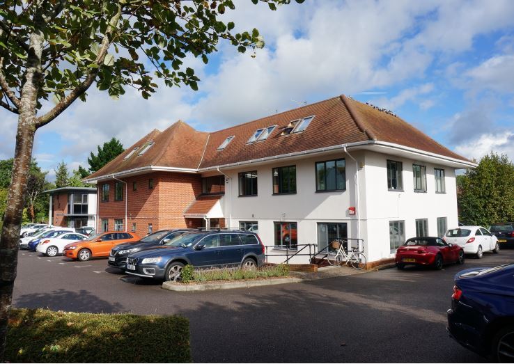 Wickham Rd, Fareham à louer - Photo du bâtiment - Image 2 de 2