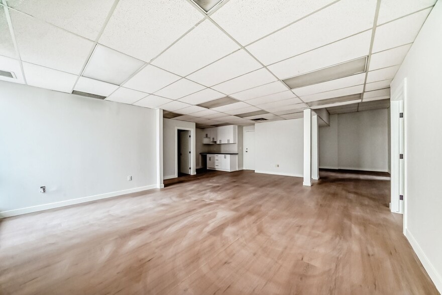 3132 26 St NE, Calgary, AB for lease - Building Photo - Image 2 of 4