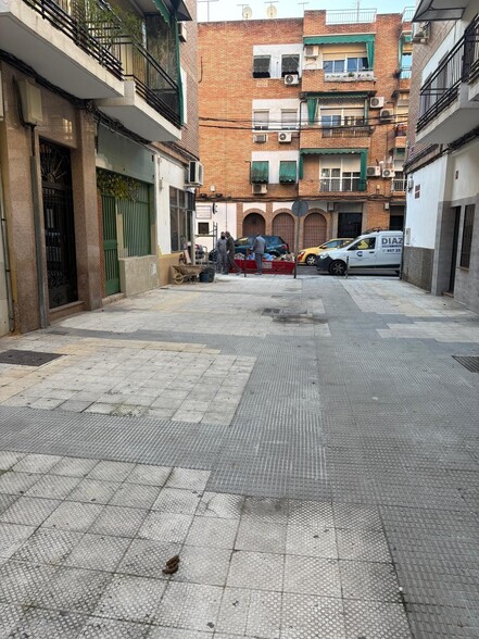 Retail in Córdoba for sale - Building Photo - Image 2 of 9