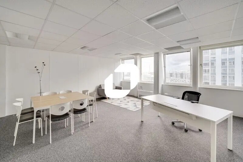 Office in Clichy for lease Interior Photo- Image 1 of 5