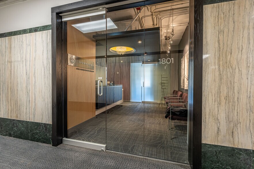 111 N Wabash Ave, Chicago, IL à louer - Photo du bâtiment - Image 2 de 34