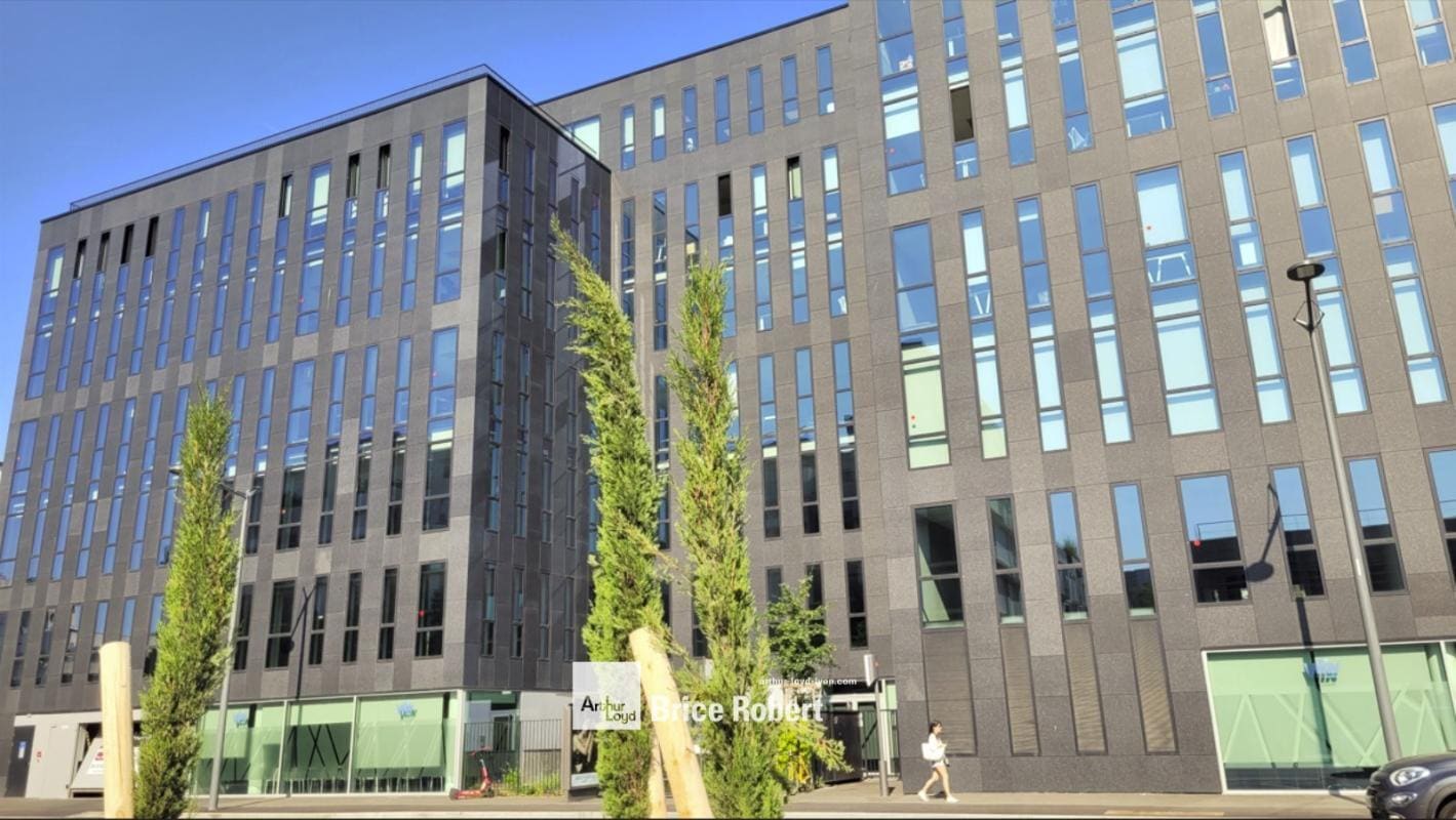 59 Rue De Saint-Cyr, Lyon for lease Building Photo- Image 1 of 10