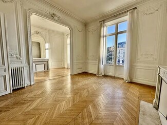 Plus de détails pour Commerce de détail à louer