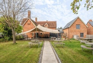 1 Park Rd, Bedford for lease Building Photo- Image 2 of 5