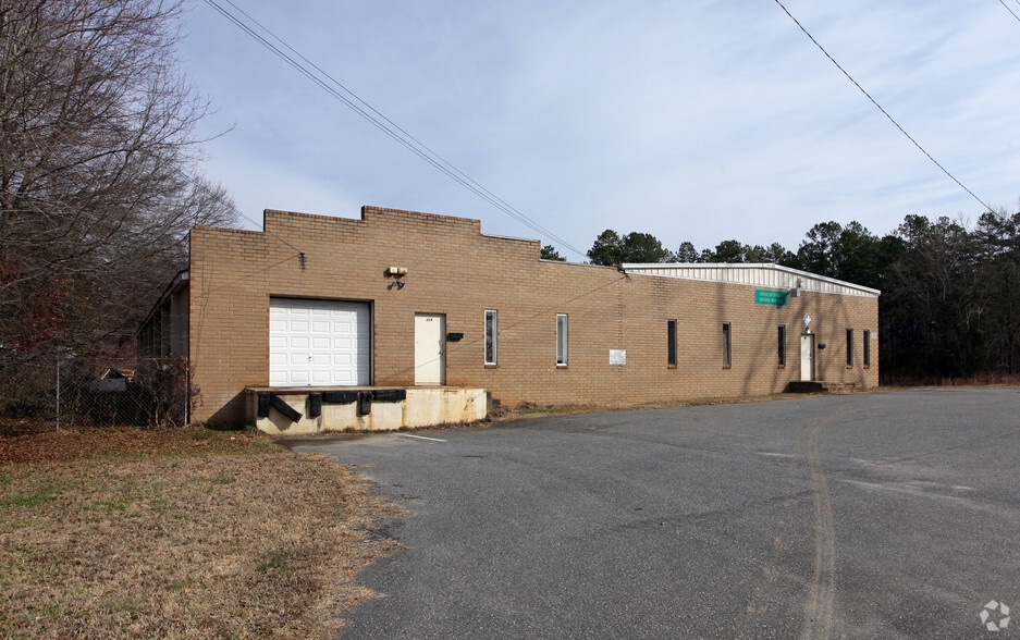 304-306 E Jenkins St, Dallas, NC à vendre - Photo du bâtiment - Image 2 de 15