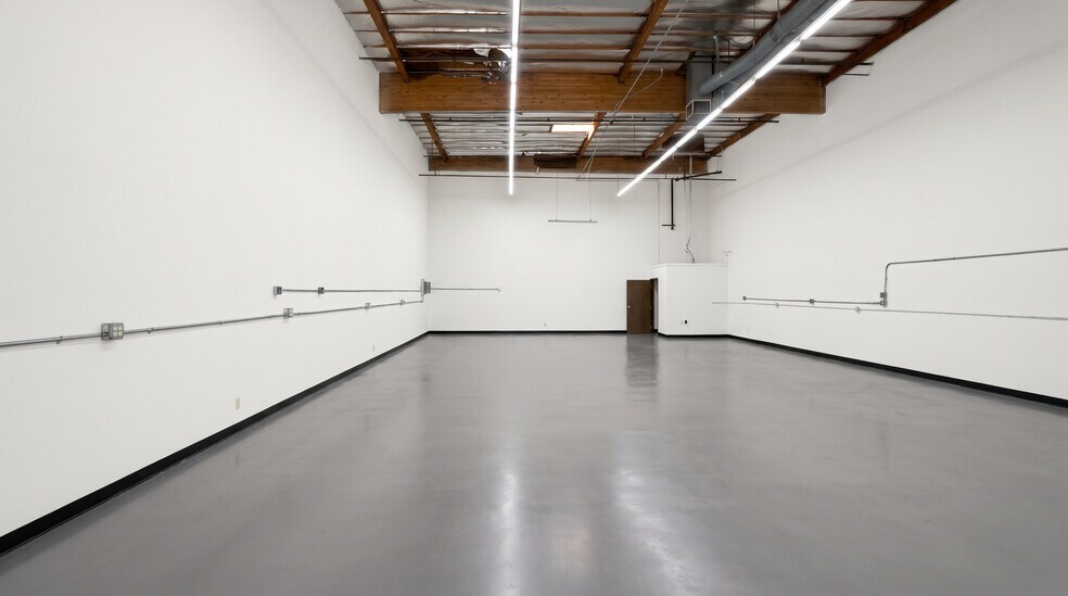 1846 W 11th St, Upland, CA à louer - Photo du bâtiment - Image 3 de 9