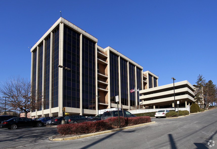 5600 Columbia Pike, Falls Church, VA à vendre - Photo principale - Image 1 de 1