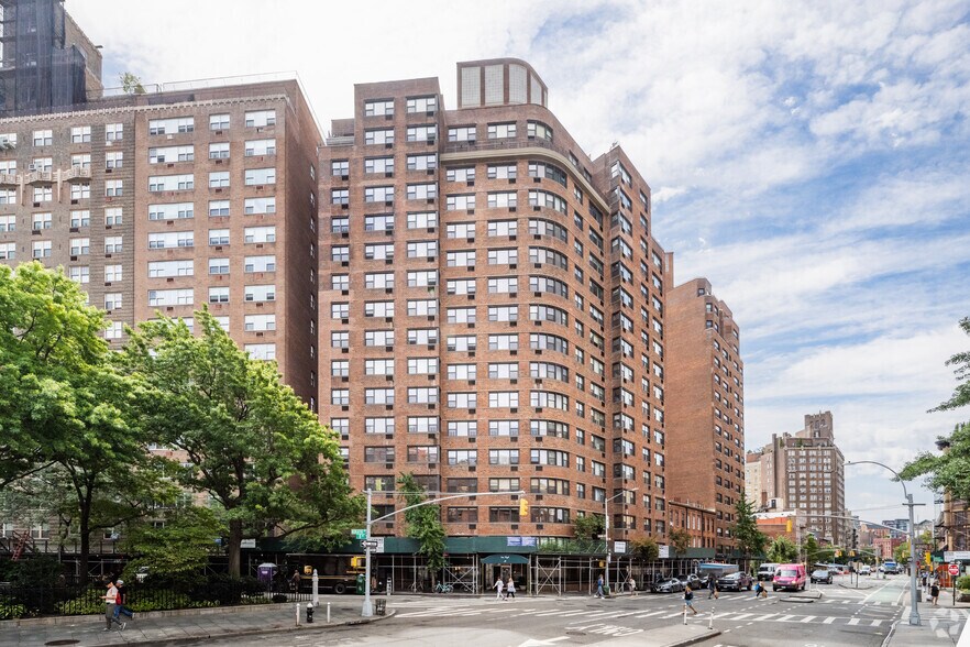 14 Horatio St, New York, NY à louer - Photo du bâtiment - Image 2 de 3