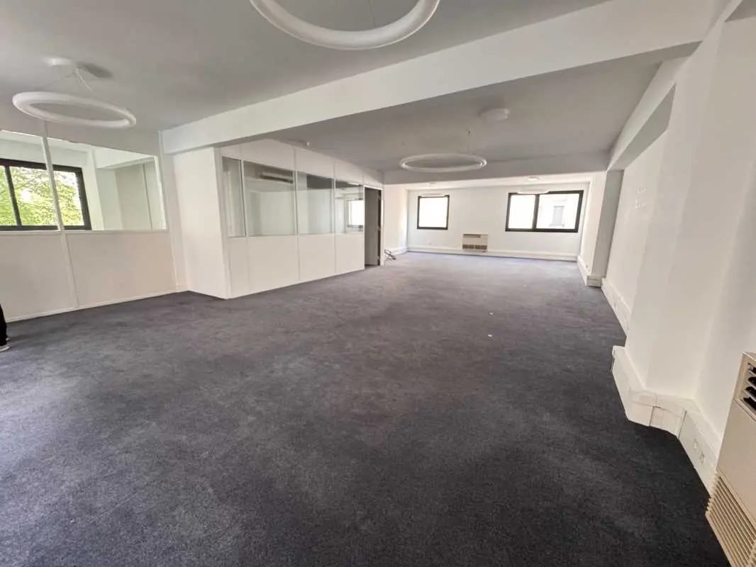 Bureau dans Paris à louer Photo intérieure- Image 1 de 3