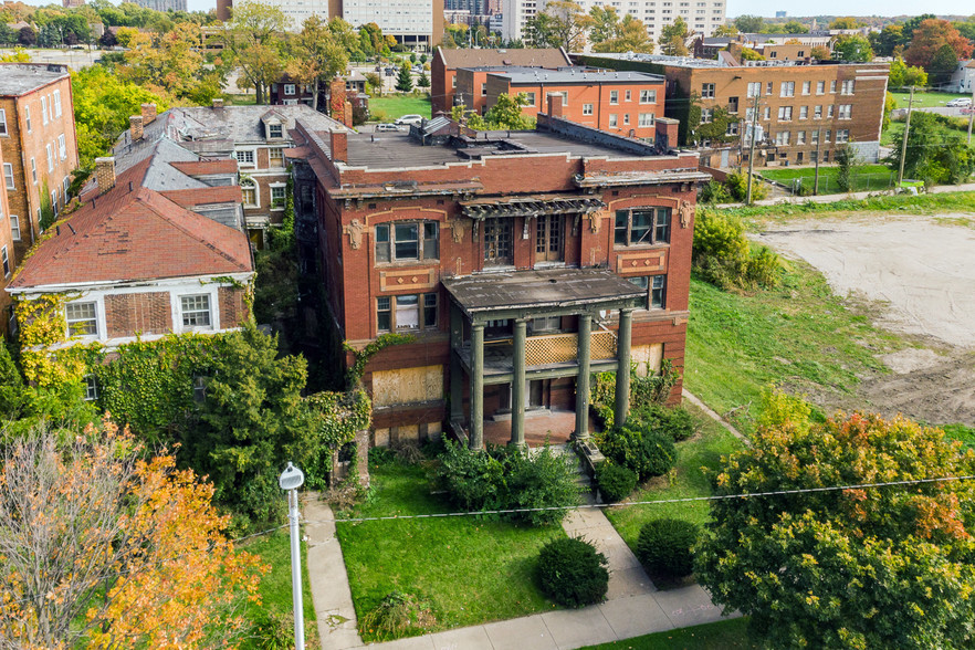 180 E Grand Blvd, Detroit, MI à vendre - Photo du bâtiment - Image 1 de 1