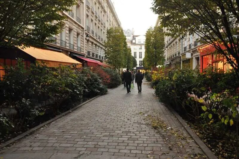 Rue Du Trésor, Paris for lease - Building Photo - Image 1 of 3