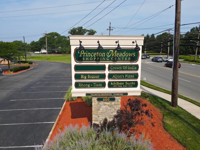 660 Plainsboro Rd, Plainsboro, NJ à louer - Photo du bâtiment - Image 3 de 15