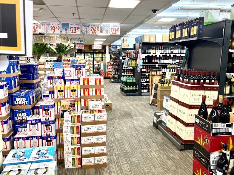 661 State Highway 33, Hamilton, NJ for lease - Interior Photo - Image 2 of 3