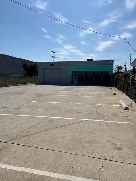 1913 Merced Ave, South El Monte, CA for lease - Building Photo - Image 2 of 10