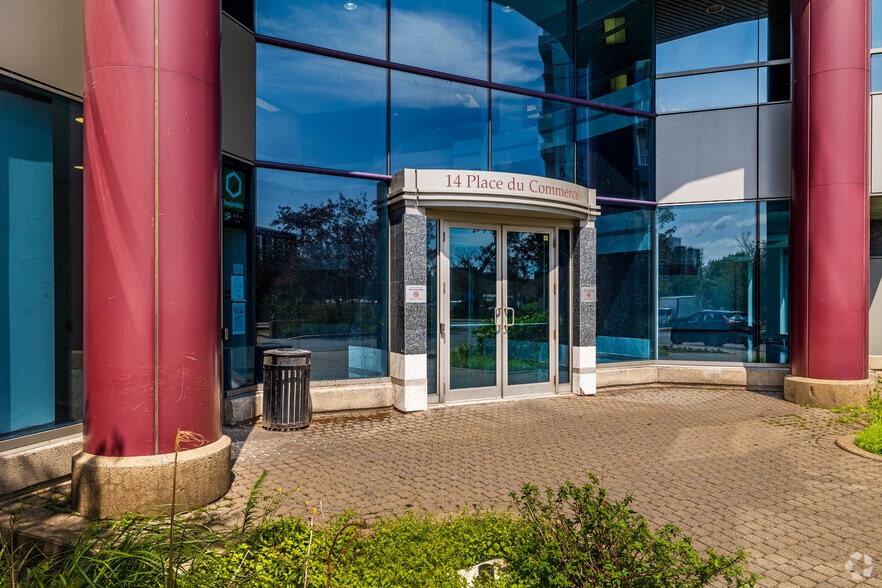 14 Pl Du commerce, Verdun, QC à louer - Photo du bâtiment - Image 3 de 9