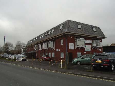 40 Station Rd, Westbury for lease - Building Photo - Image 3 of 4