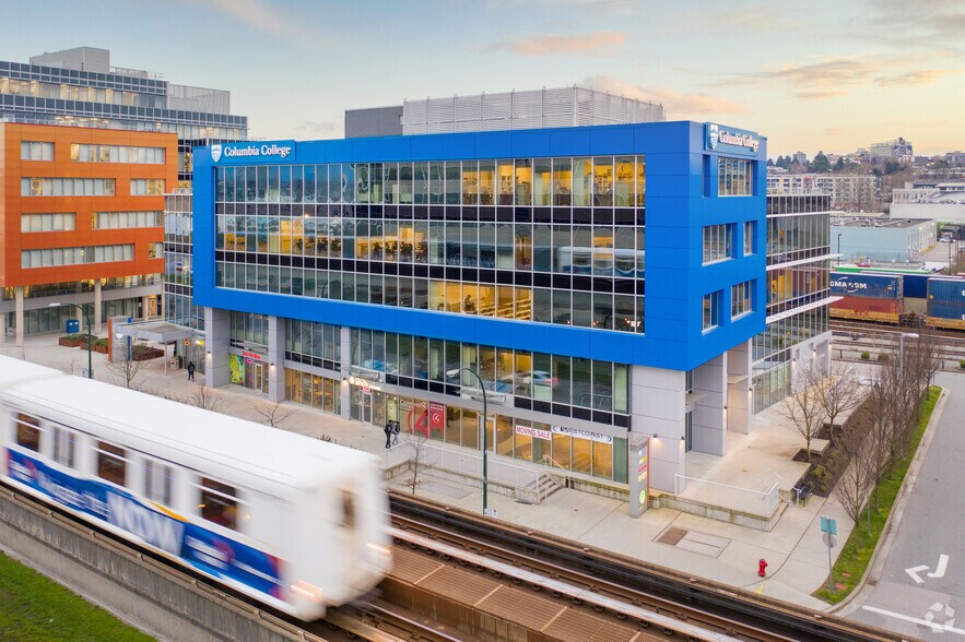438 Terminal Av, Vancouver, BC à louer - Photo du bâtiment - Image 3 de 16