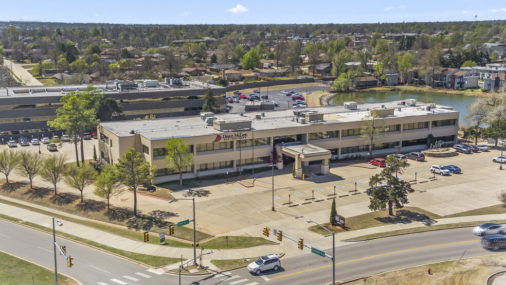 3500 NW 56th St, Oklahoma City, OK à louer - Photo du bâtiment - Image 1 de 12