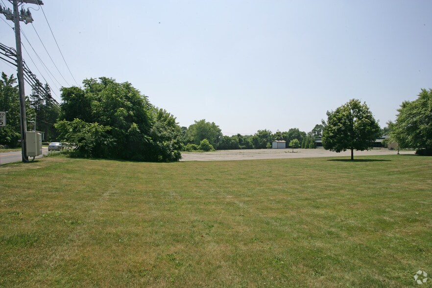 155A Hill St, Milford, CT à vendre - Photo du bâtiment - Image 3 de 3