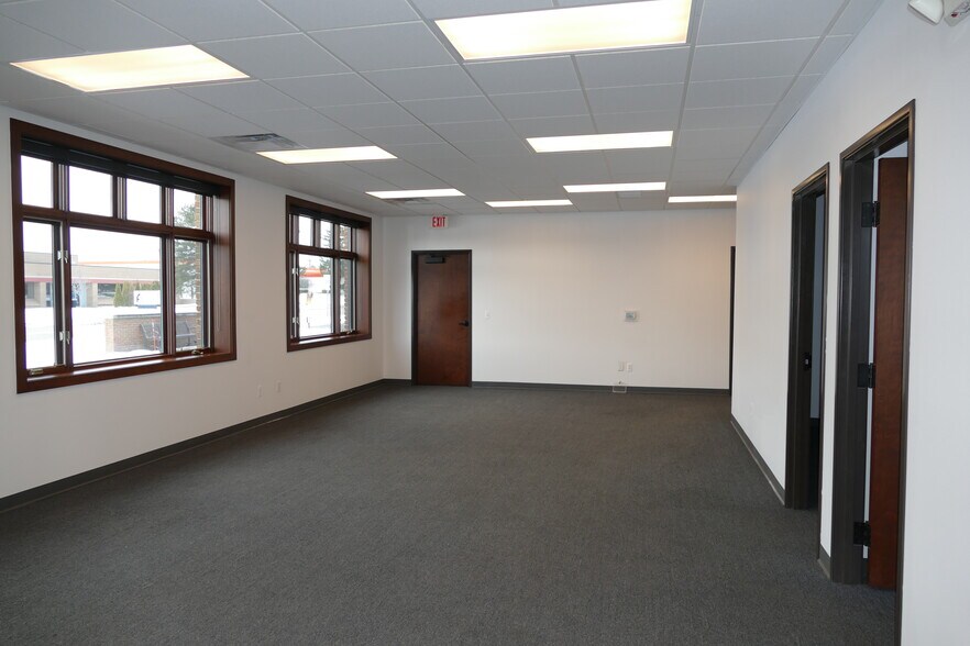 2718 Industrial Row Dr, Troy, MI à louer - Photo intérieure - Image 3 de 5