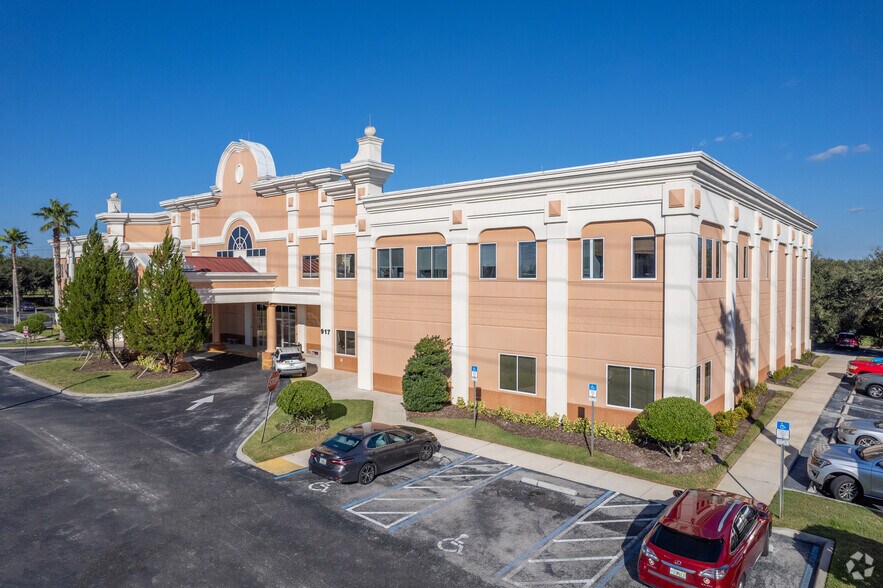 917 Rinehart Rd, Lake Mary, FL à vendre - Photo du bâtiment - Image 2 de 12