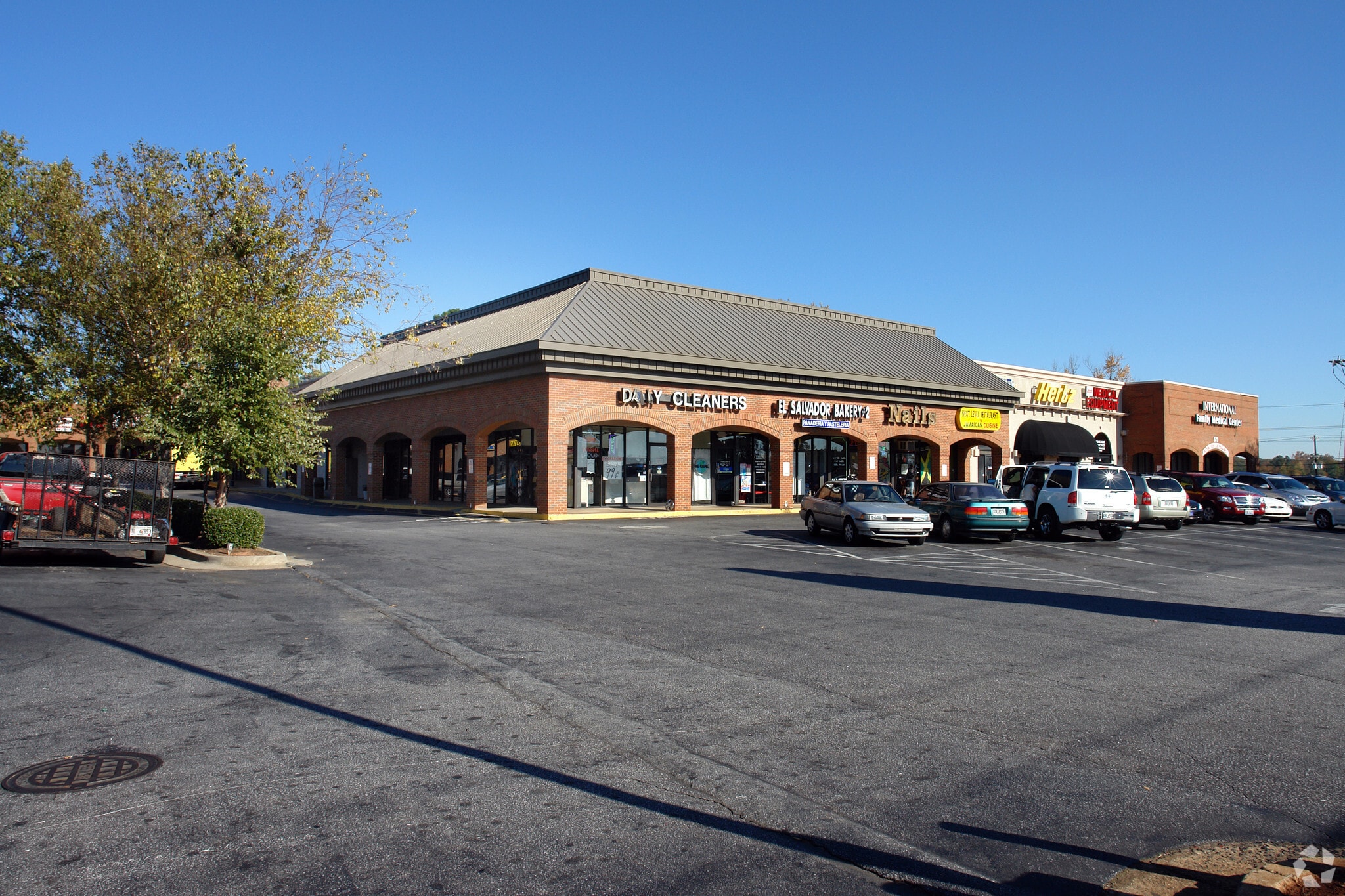 575-585 W Pike St, Lawrenceville, GA for lease Primary Photo- Image 1 of 9