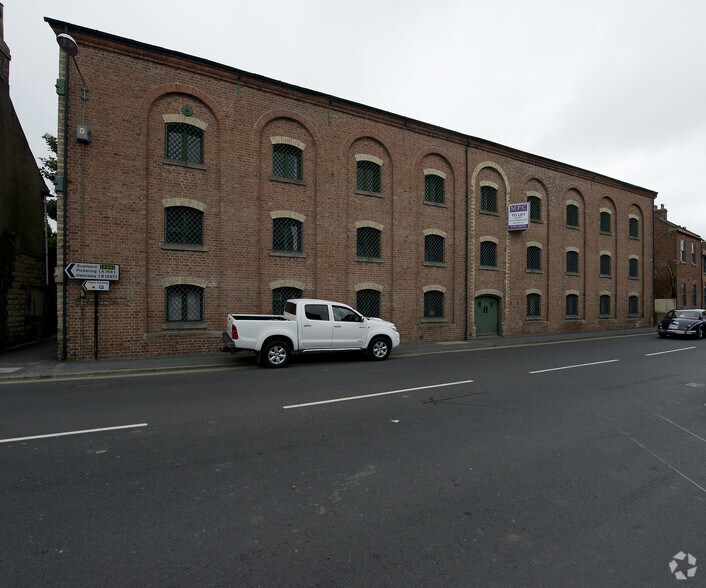 Castlegate, Malton for lease - Primary Photo - Image 1 of 3