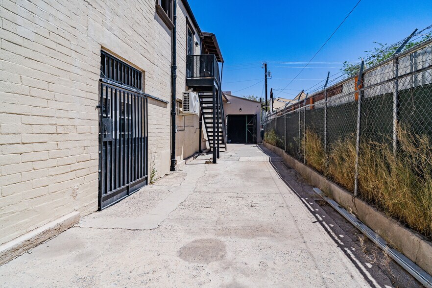 3320 Alameda Ave, El Paso, TX à louer - Photo du bâtiment - Image 3 de 6