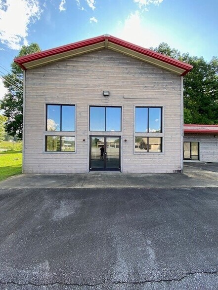 5740 US 64 West Hwy, Murphy, NC à louer - Photo du bâtiment - Image 3 de 3