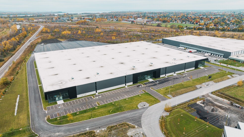 2000 Crois Joseph-Armand-Bombardier, Salaberry-de-valleyfield, QC for lease - Building Photo - Image 1 of 7