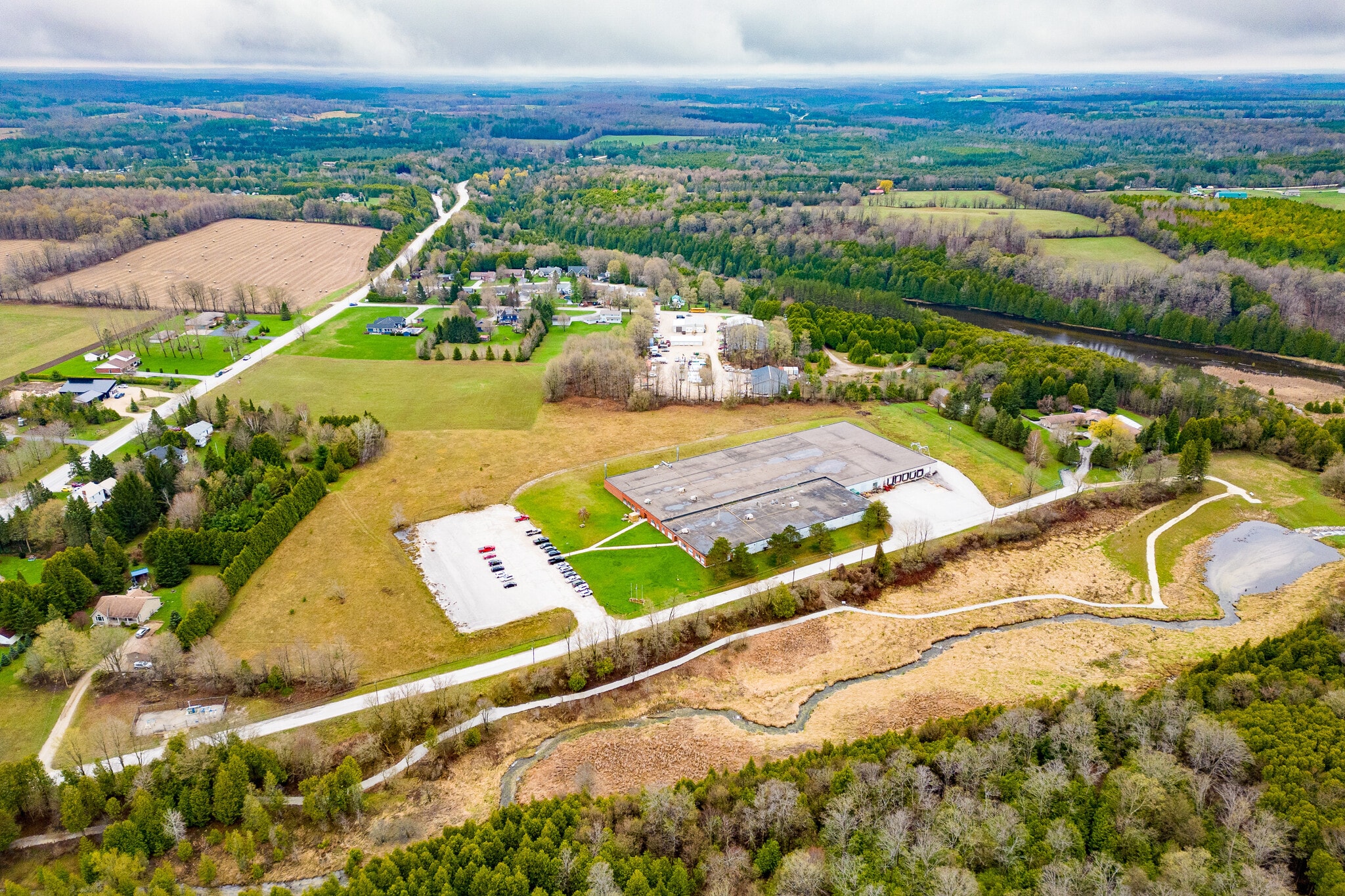 2 Terra Dr, Markdale, ON for lease Primary Photo- Image 1 of 2