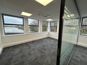 Bond Av, Milton Keynes for lease Interior Photo- Image 1 of 6