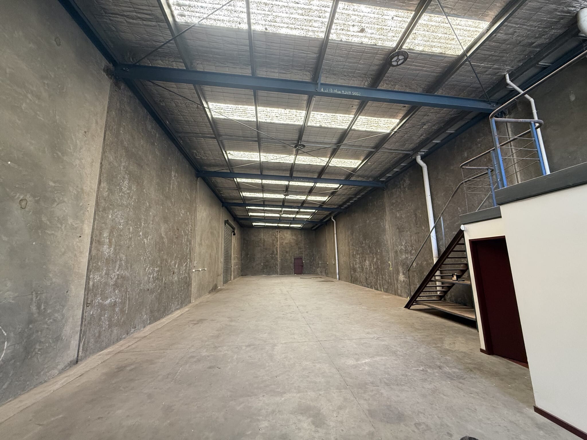 18 Loop Rd, Werribee for lease Interior Photo- Image 1 of 6