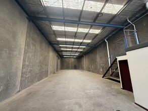 18 Loop Rd, Werribee for lease Interior Photo- Image 1 of 6